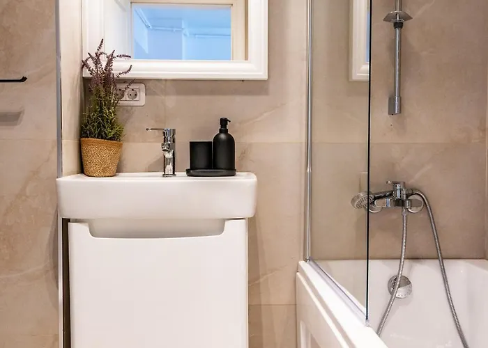 شقة 1012 بوخارست